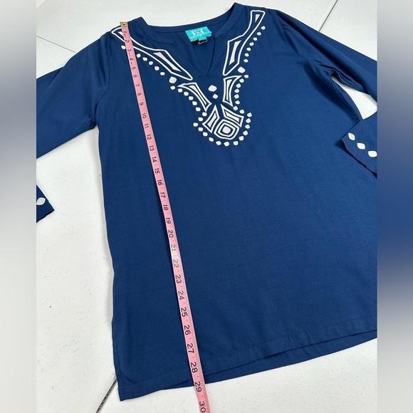 Escapada Split V-Neck Embroidered Long Sleeve Tunic - Picture 5 of 9
